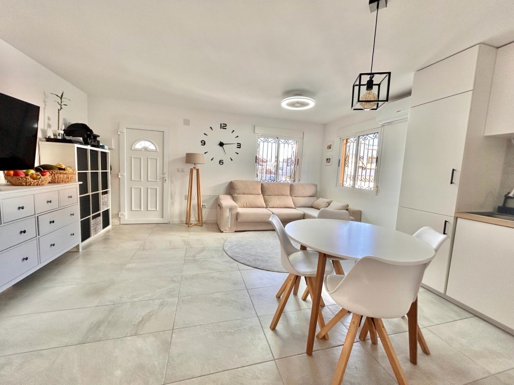 AVS033 Quad House for Sale in Los Altos, Spain Anita Violetta