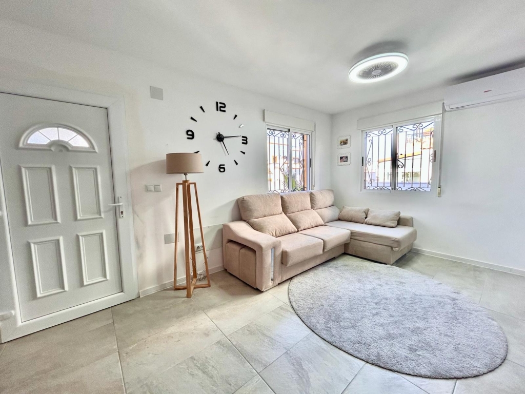 AVS033 Quad House for Sale in Los Altos, Spain Anita Violetta